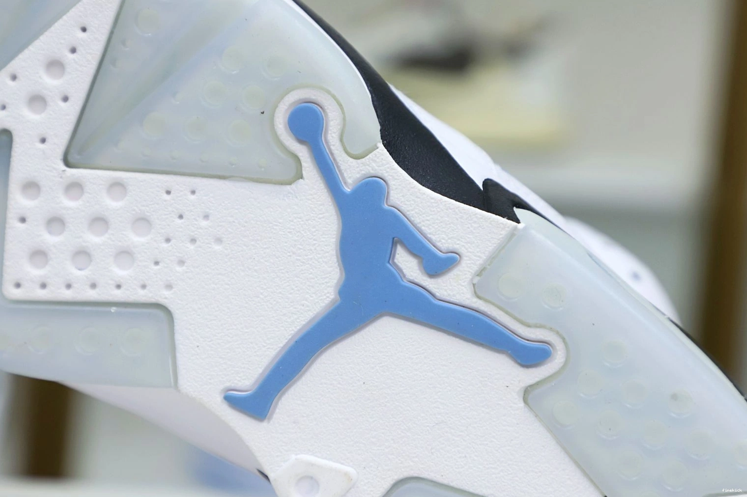 6 AIR 'UNC RETRO JORDAN HOME' 1103